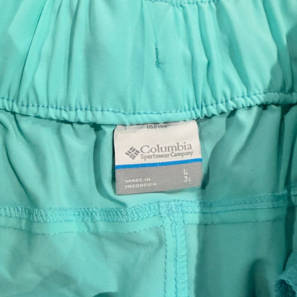 Women's Columbia Aqua Light Blue 3" Inseam, Size Large (L) - Picture 3 of 6